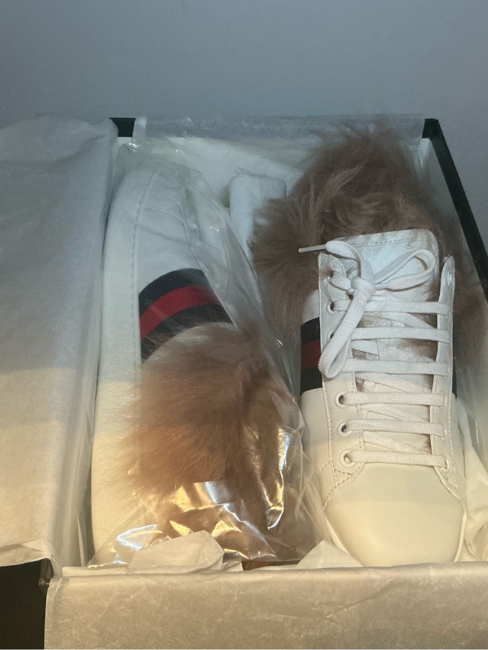Gucci White Leather Lace-Up Sneaker with Tan Faux-Fur and Red-Blue Stripe. - Picture 8 of 8